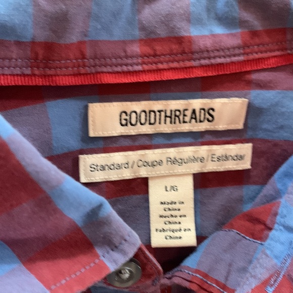 4 long sleeve button downs - Picture 4 of 5